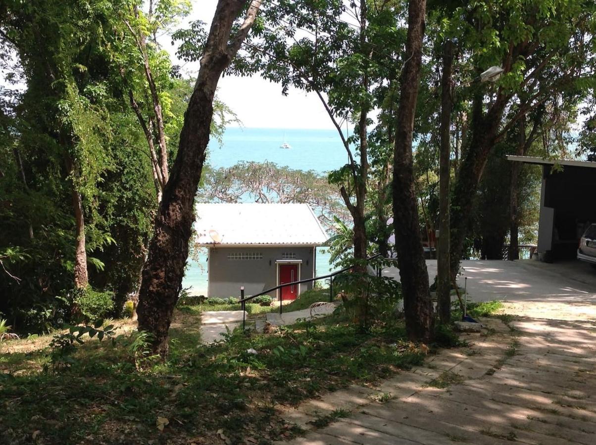 Koh Sirey Beachfront Pool Villa Phuket Bagian luar foto