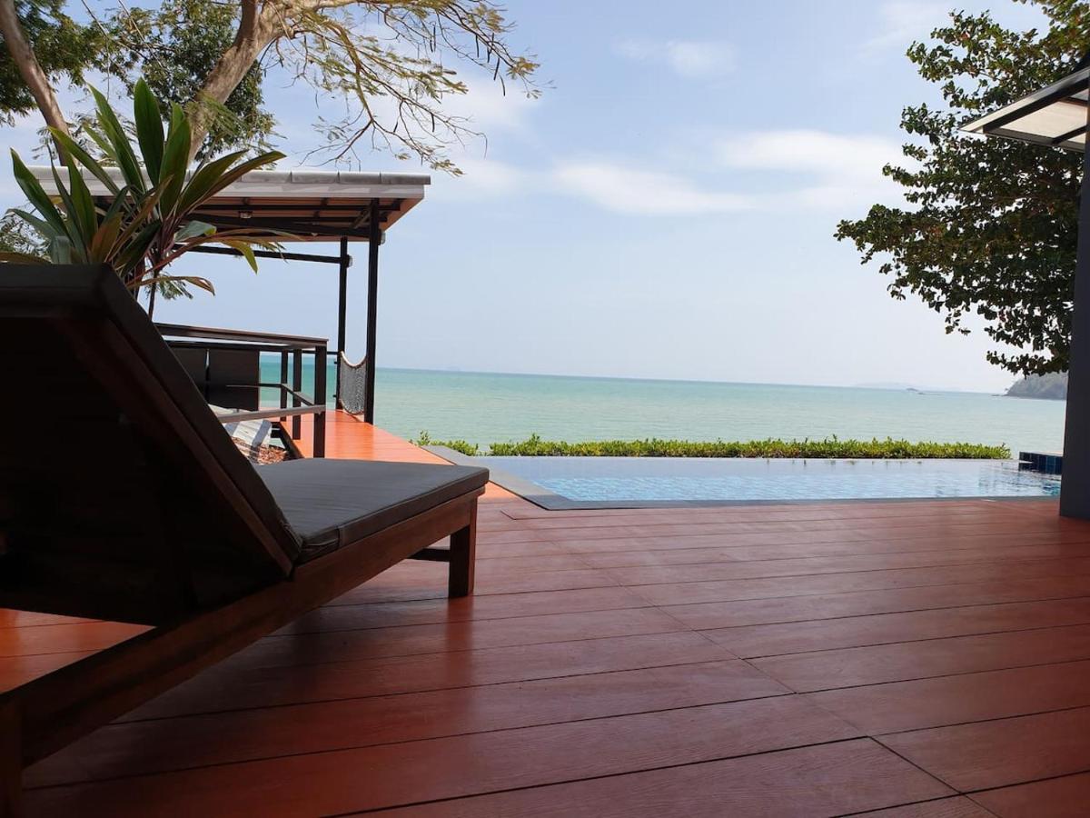 Koh Sirey Beachfront Pool Villa Phuket Bagian luar foto