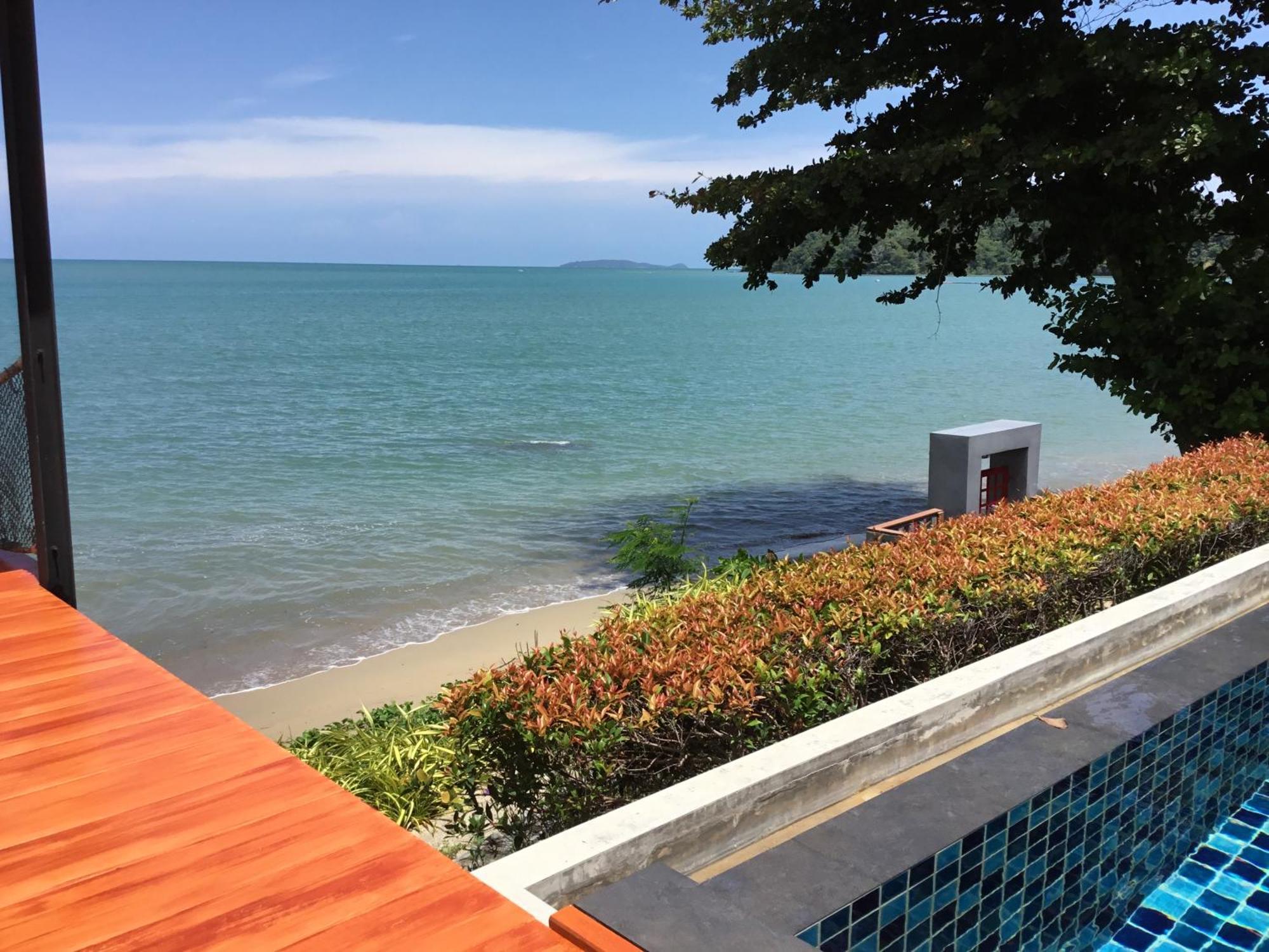 Koh Sirey Beachfront Pool Villa Phuket Bagian luar foto